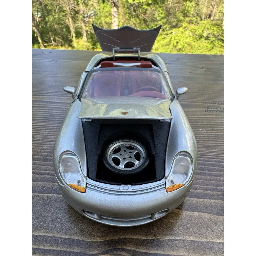 Porsche Boxster 1:18 Diecast Model Car Maisto Silver Convertible Special Edition